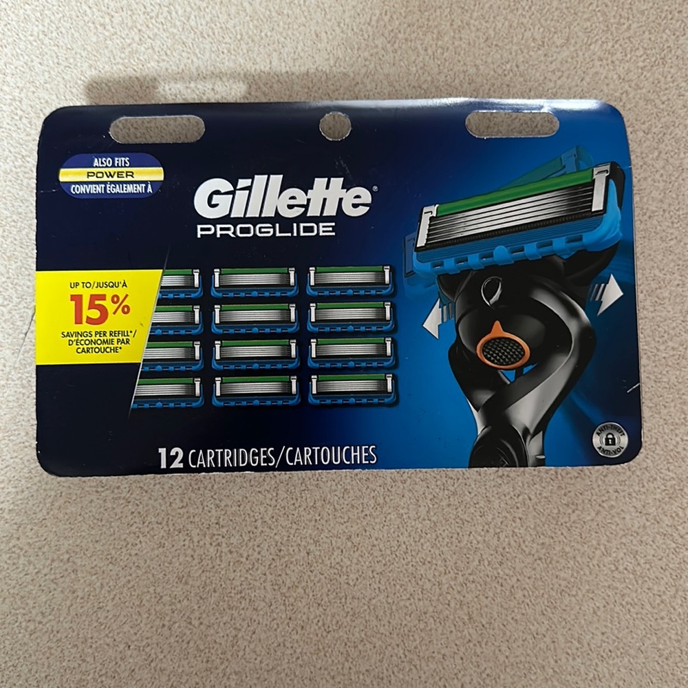 Gillette Pro Glide Men's Razor Blades, 12 Blade Refills, Blue